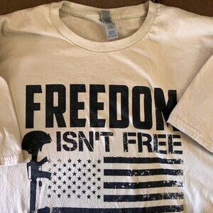 Mens Freedom T-Shirt  Size  2XL  Like New   Tee